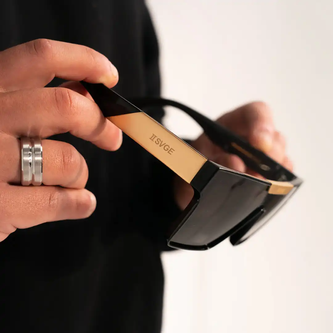 Alternative view of ICON - 18K GOLD