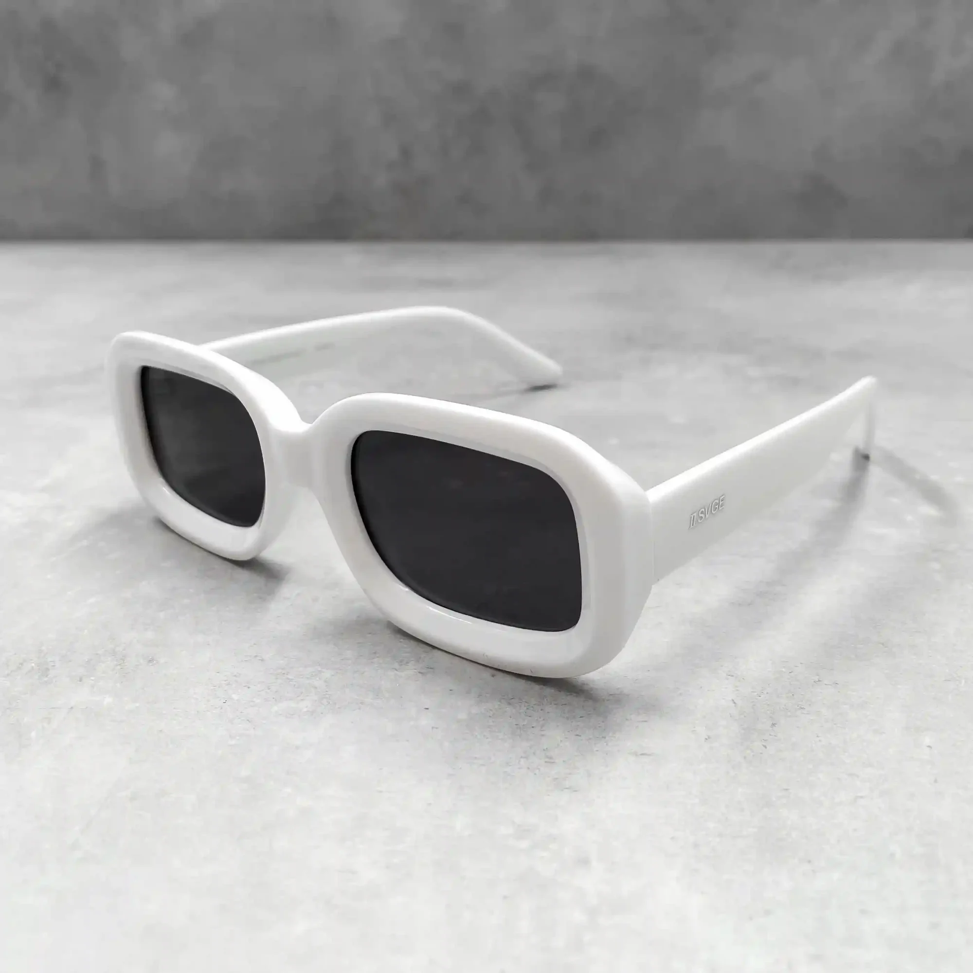 Alternative view of CREO II - WHITE